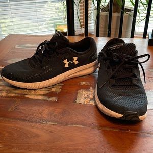 Under Armour black size 10 ladies EUC